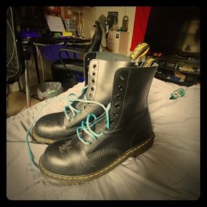 Doc Martin's 10 eye hole steel toe size 10.5